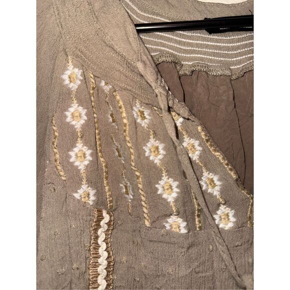 MISS ME WOMEN'S OLIVE EMBROIDERED BOHEMIAN TASSEL TOP - Picture 5 of 8